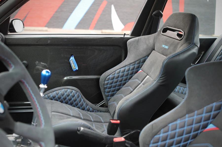 Интерьер BMW M3 Coupe (E30) 1988 года  (фото 50 из 118)